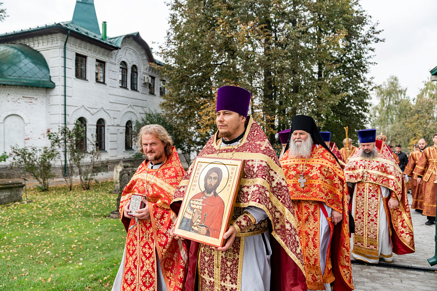 Архиерейское богослужение в Никитском храме села Никитского г.о. Домодедово